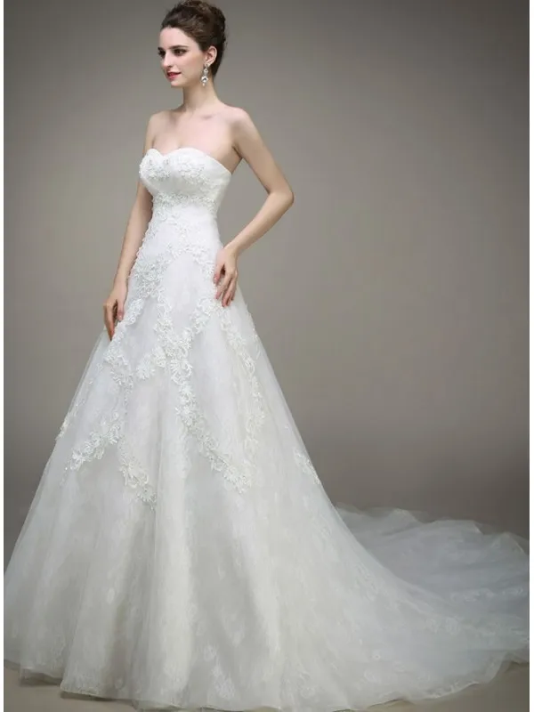 Abito da Sposa Economico Online in pizzo con scollo a cuore
