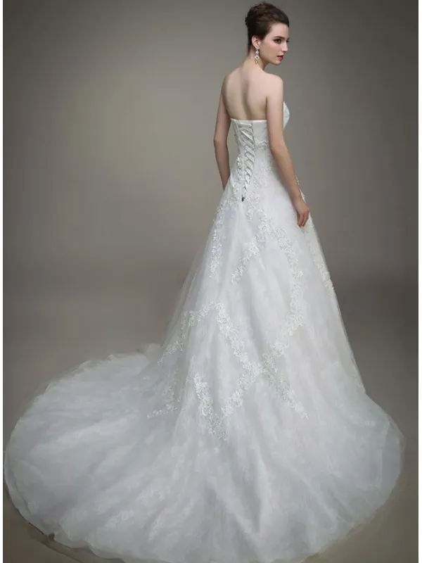 Abito da Sposa Economico Online in pizzo con scollo a cuore