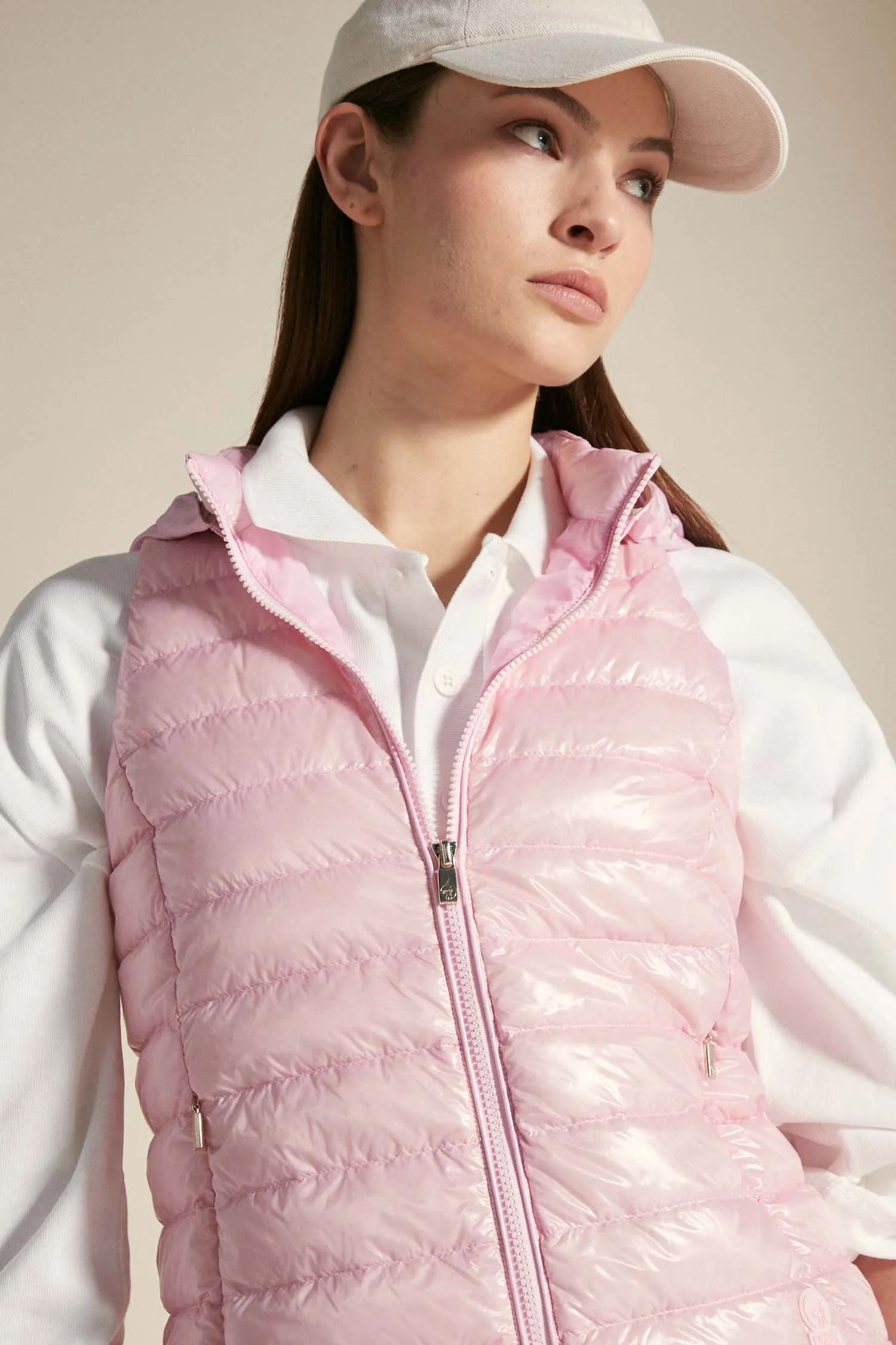 ALYA – Gilet rosa pastello con cappuccio in nylon leggero