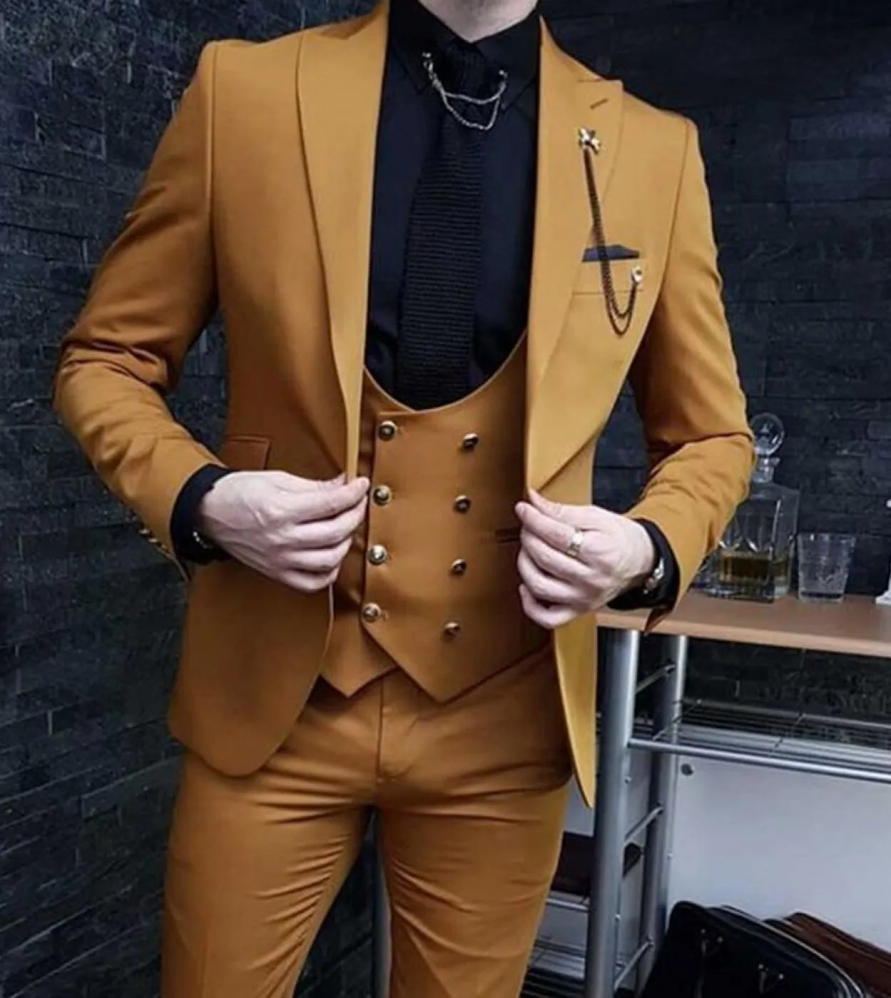 Business Casual Marrone Slim Fit Uomo Abiti Moda Giacca Risvolto a punta Smoking da sposa Completo da 3 pezzi blazer  Gilet