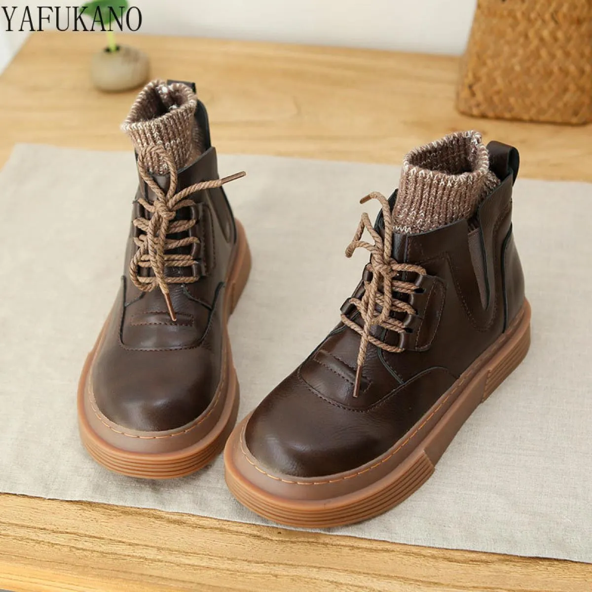Calzini di lana Stivaletti Stivaletti femminili retro letterari con suola spessa antiscivolo Stivaletti corti Autunno Inverno Mo