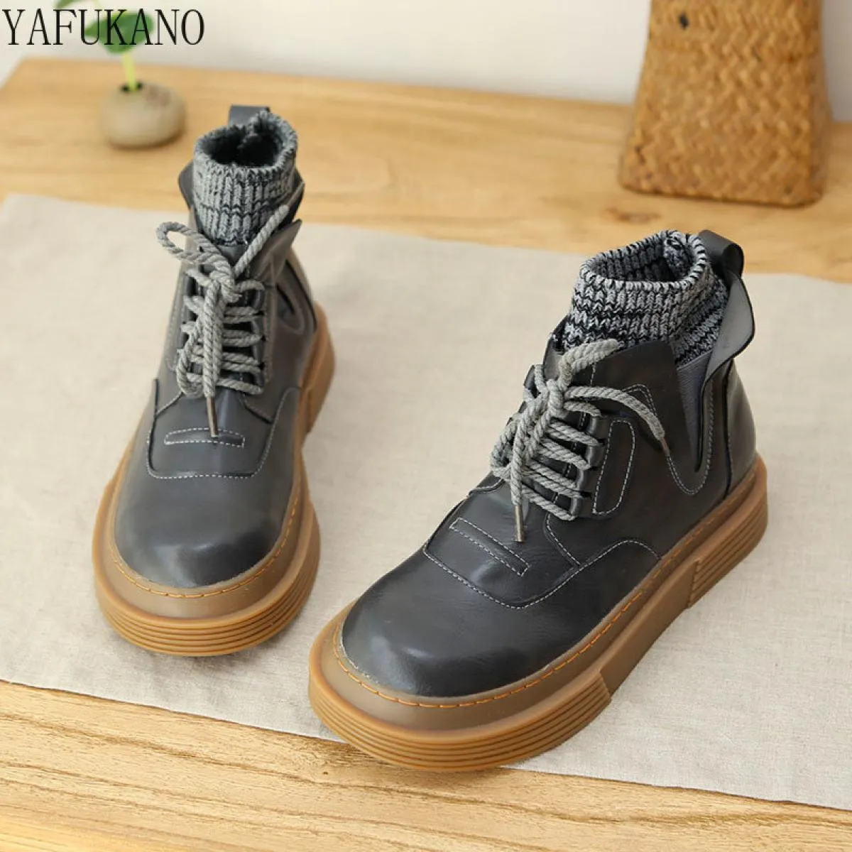 Calzini di lana Stivaletti Stivaletti femminili retro letterari con suola spessa antiscivolo Stivaletti corti Autunno Inverno Mo
