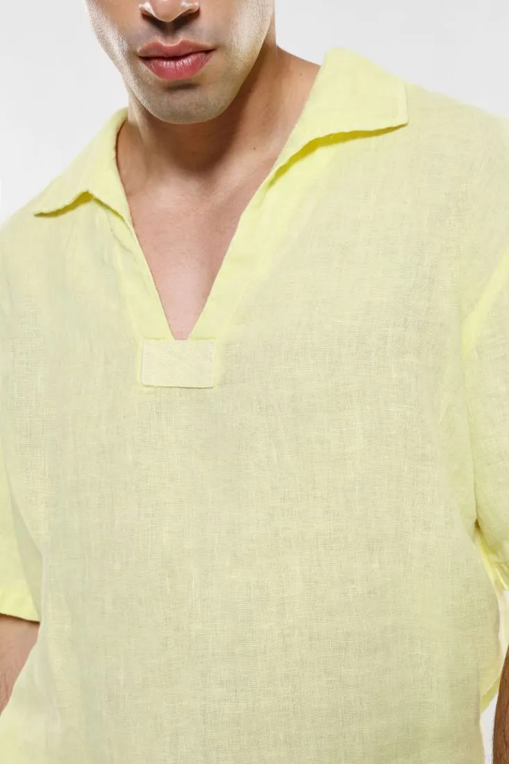 Camicia in lino con scollo a V