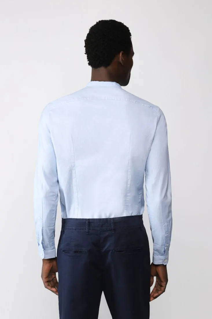 Camicia monocolour con collo alla coreana e bottoni multicolor