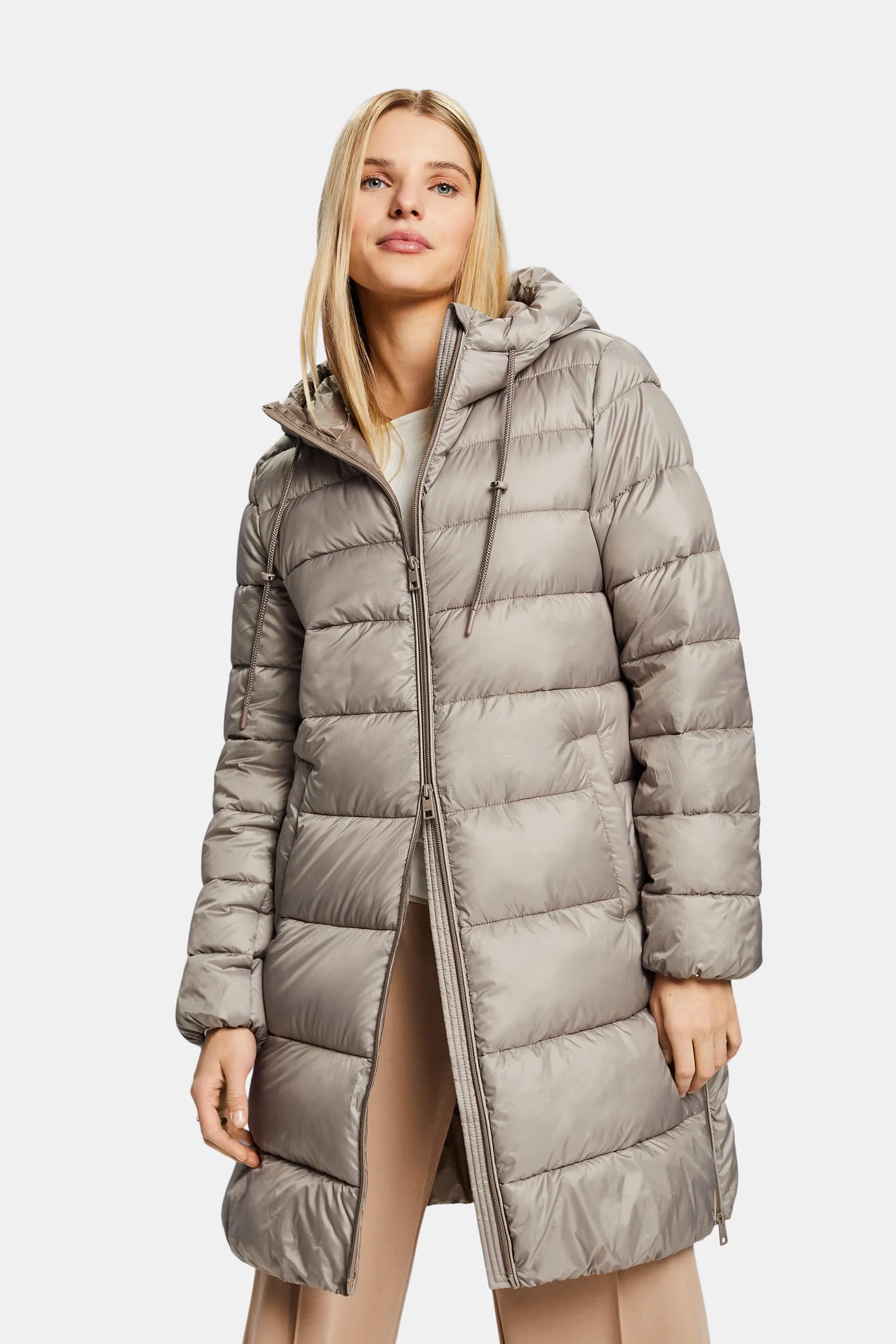 Cappotto con cappuccio, imbottito e idrorepellente