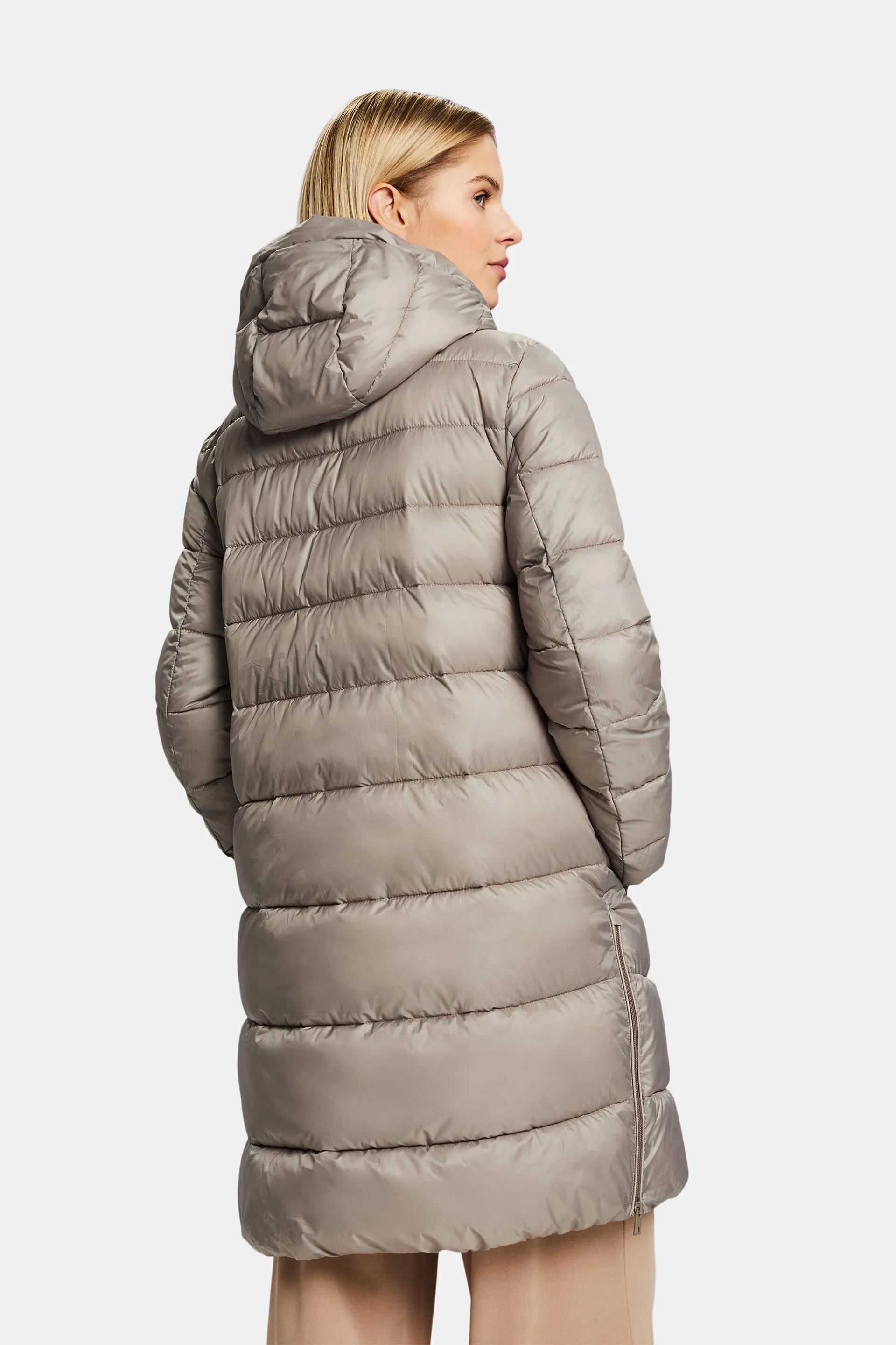 Cappotto con cappuccio, imbottito e idrorepellente