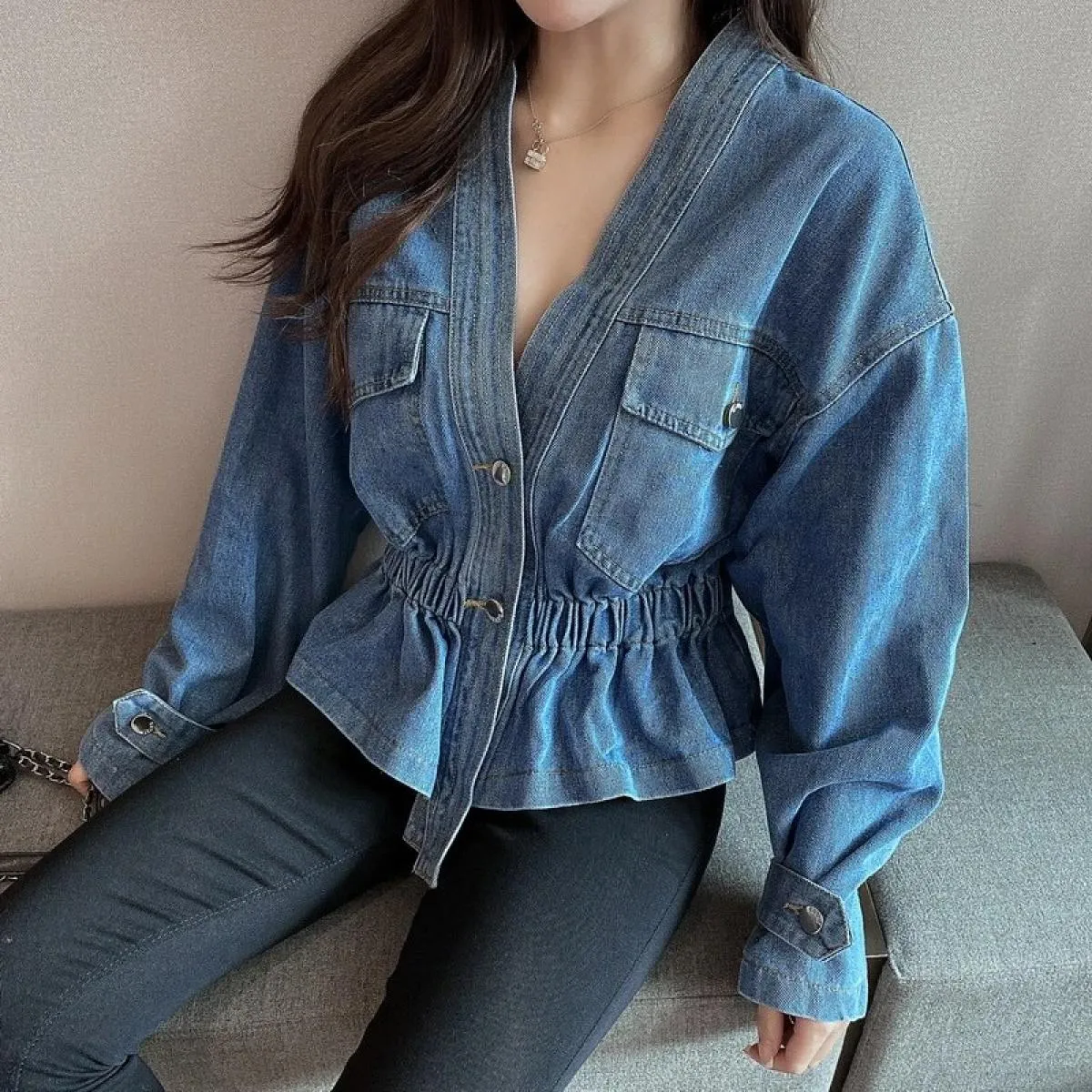 Cappotto di jeans femminile 2023 Primavera Autunno Nuovo di moda Giacca rilassata con scollo a V in vita dimagrante