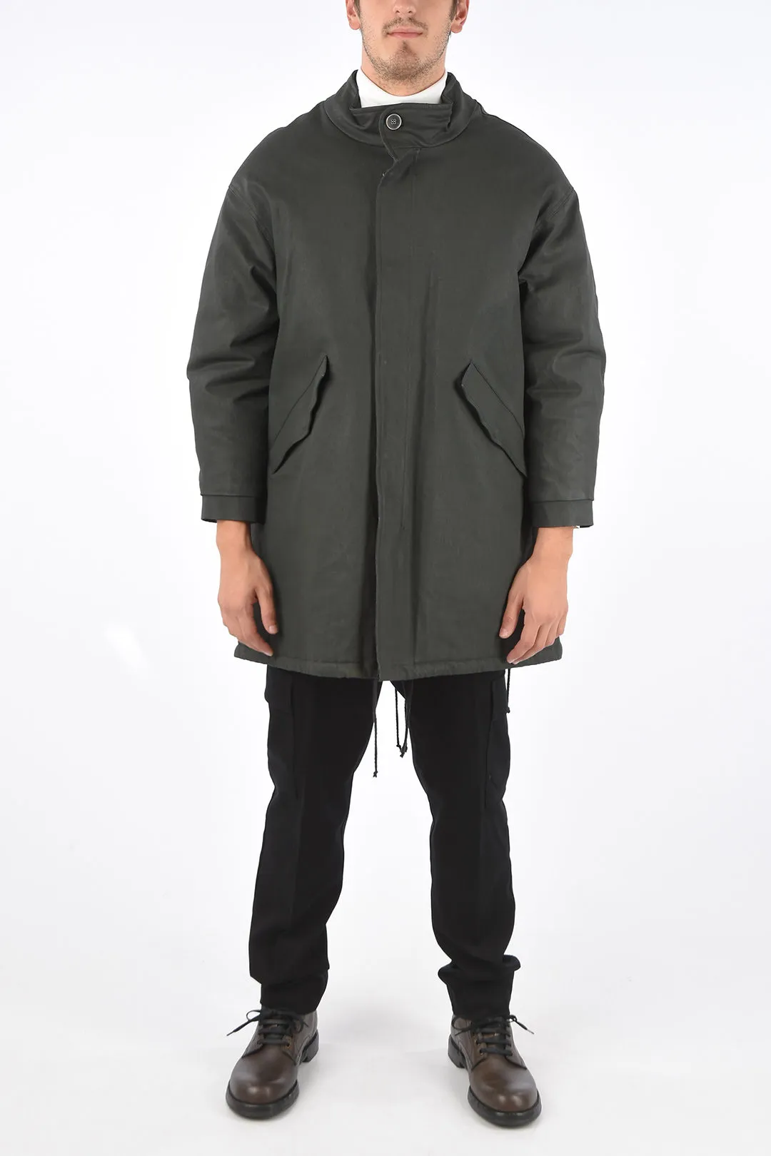 cappotto imbottito con abbottonatura nascosta