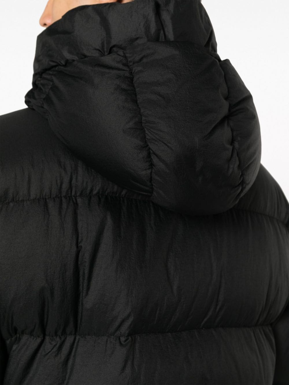 Cappotto imbottito con cappuccio in nero - uomo