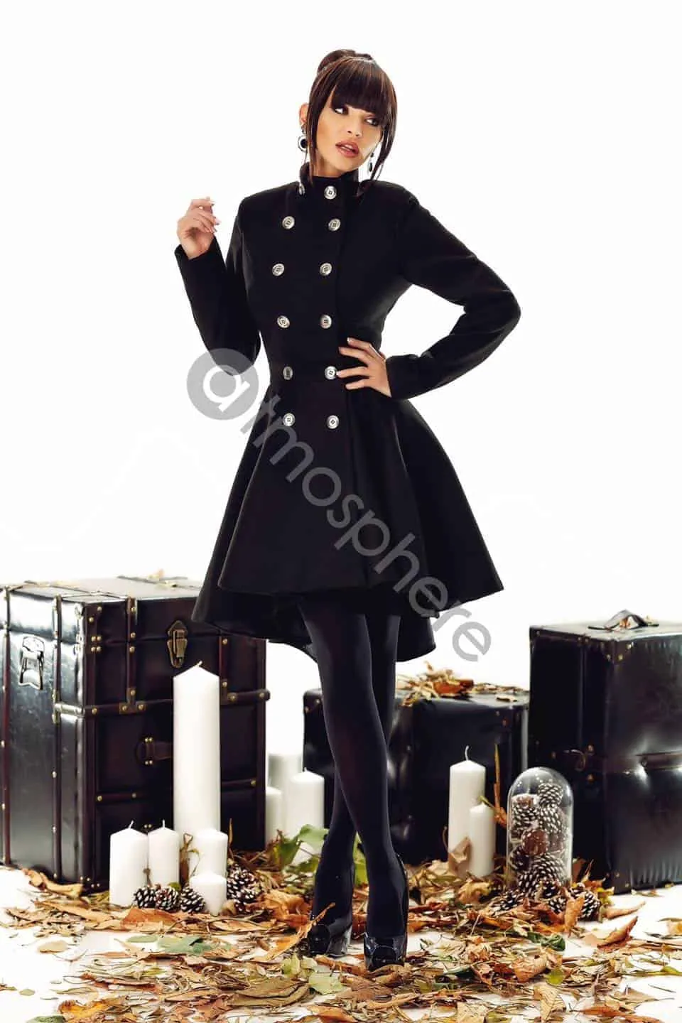 Cappotto in tessuto nero , modello a ruota (asimmetrico)