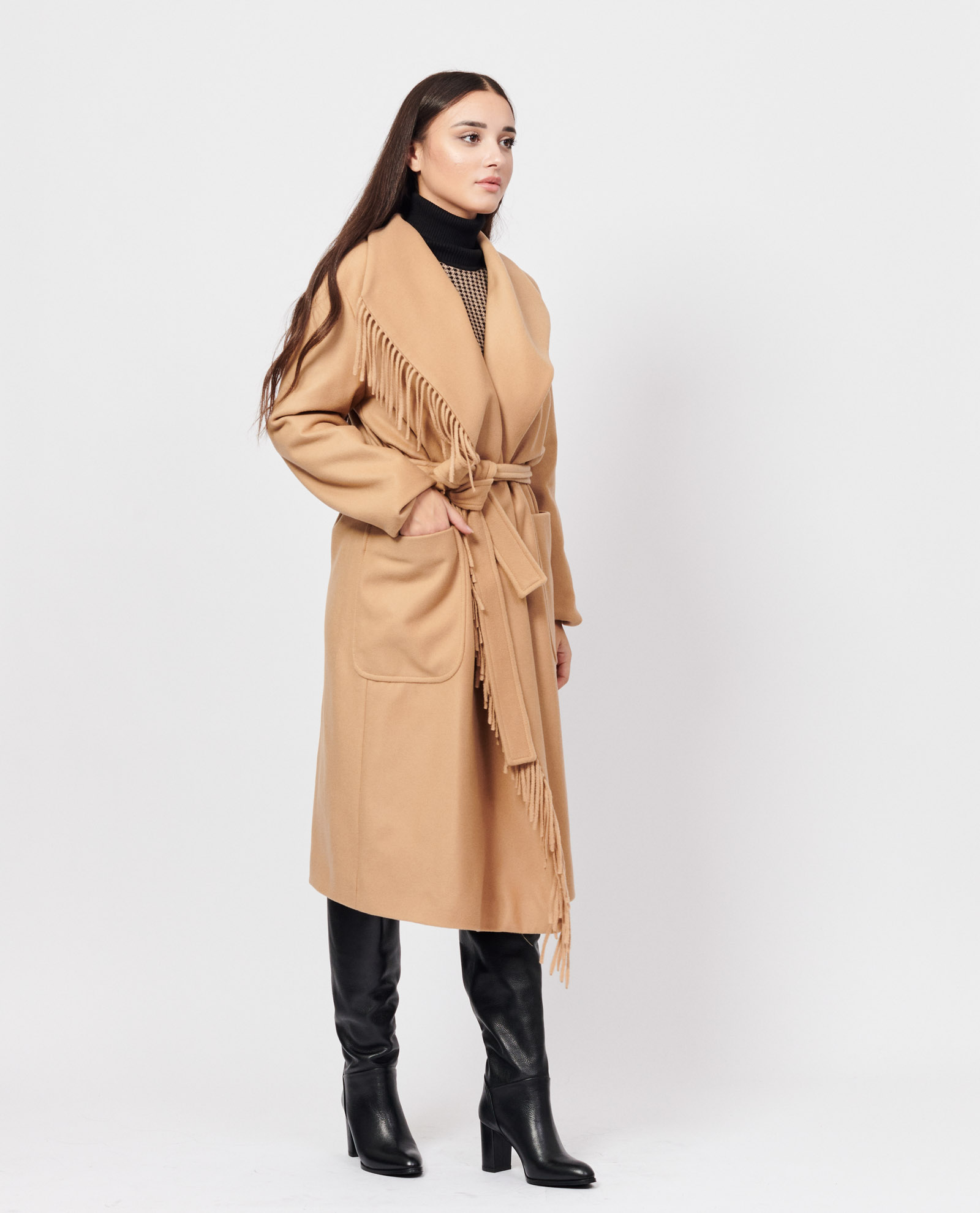 Cappotto lungo con cintura e collo a scialle