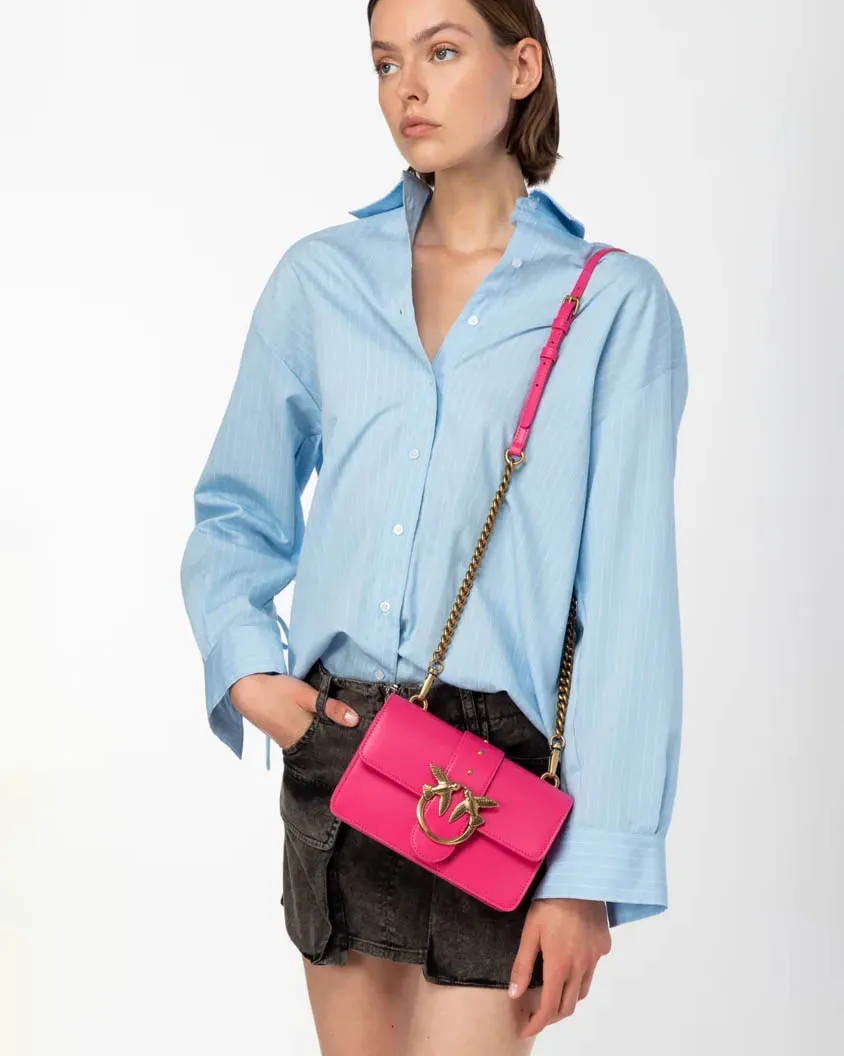 Classic Mini Love Bag Icon fucsia in pelle liscia con fibbia Love Birds e tracolla regolabile dorata