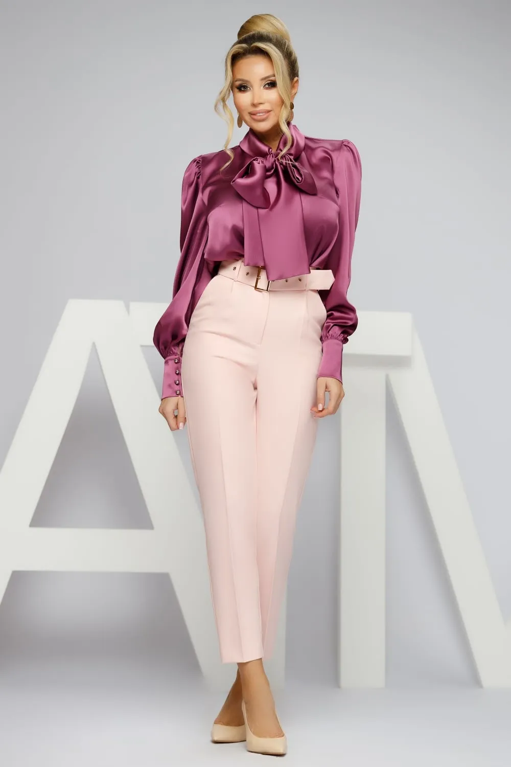 Completo tailleur rosa pesca Atmosphere giacca con revers e pantaloni con cintura a vita alta