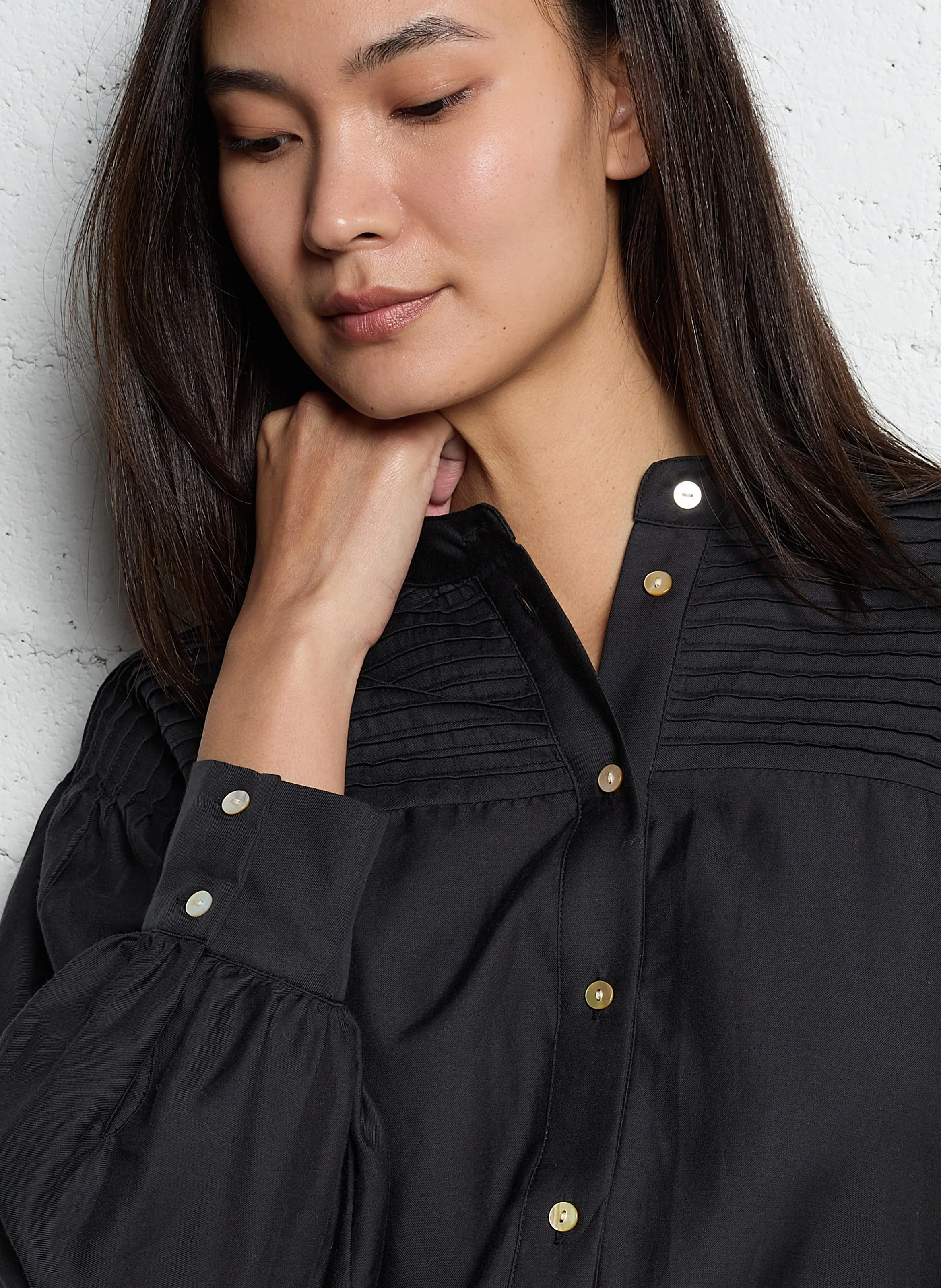  EKYOG   STUDETTA - Camicia scollo tondo in misto cotone | Nero