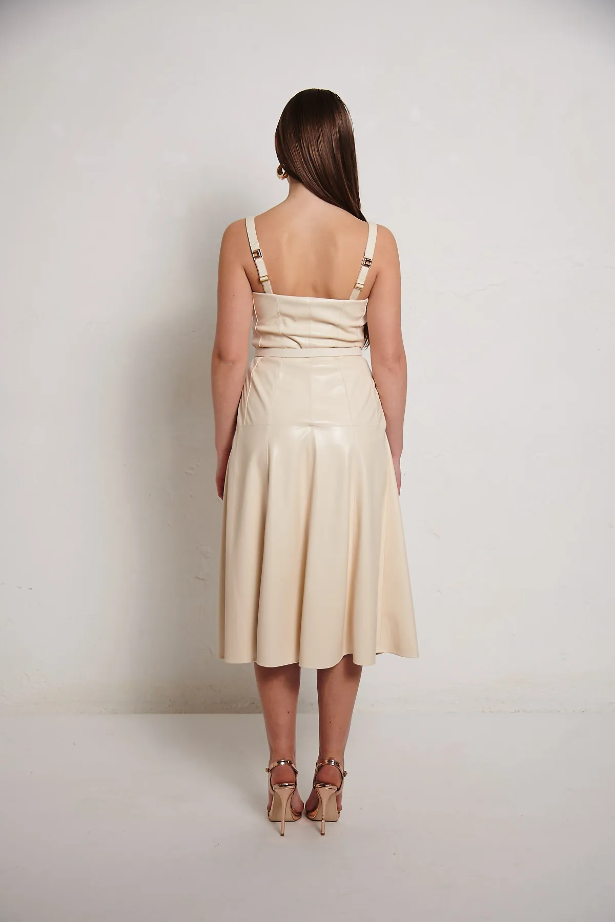 Elisabetta Franchi Abito in ecopelle midi avorio, con tagli bustier