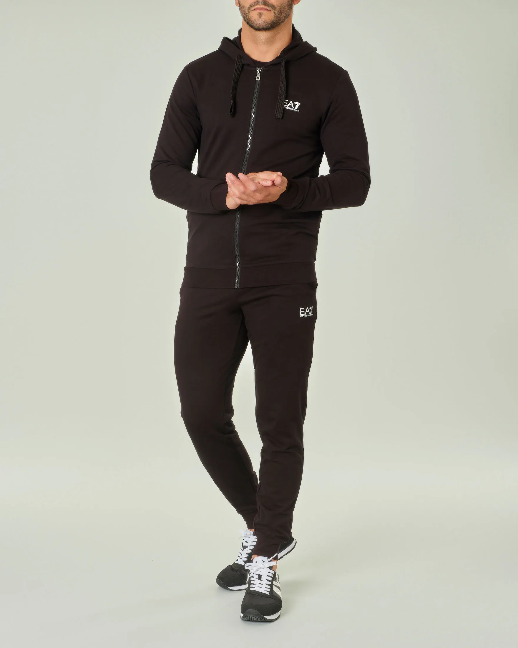 Felpa nera con cappuccio chiusura zip e logo piccolo stampato