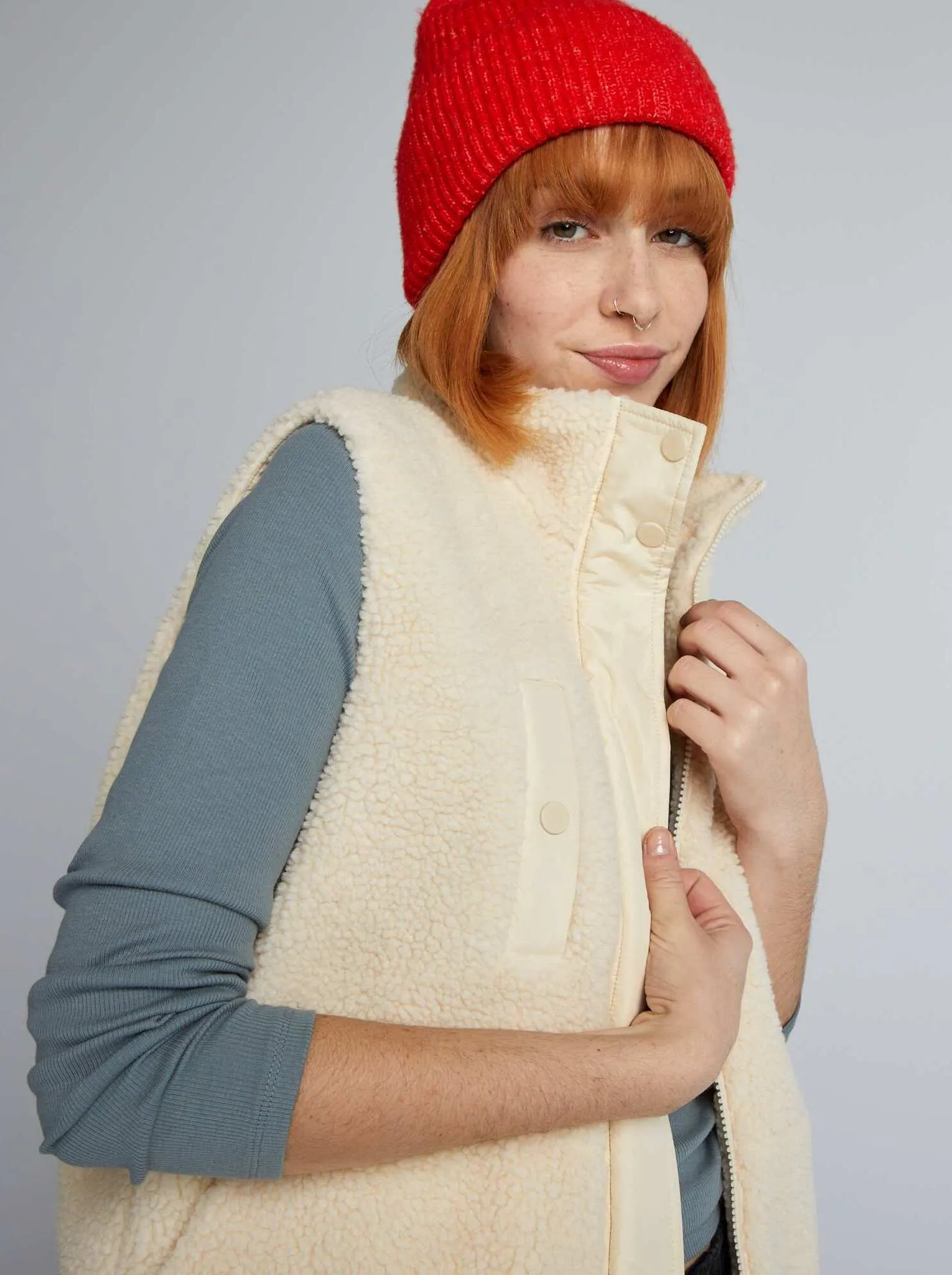 Giacca in sherpa a maniche corte - BEIGE