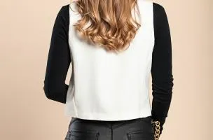Gilet elegante con bottoni, bianco