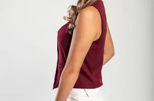 Gilet elegante con bottoni, bordeaux