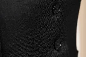 Gilet elegante con bottoni, nero
