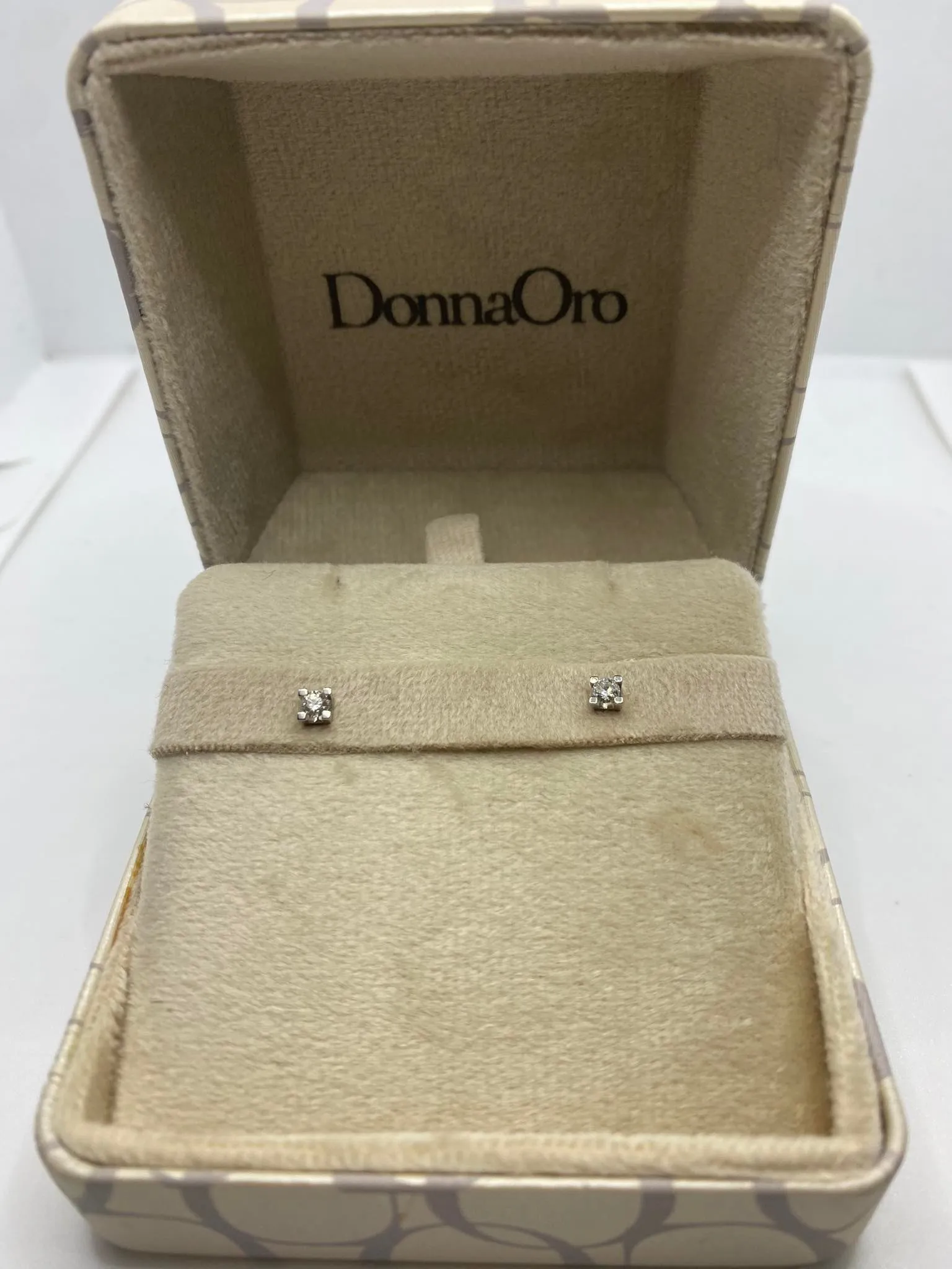 Orecchini Punto Luce Donna Oro con Brillante Ct 0.21