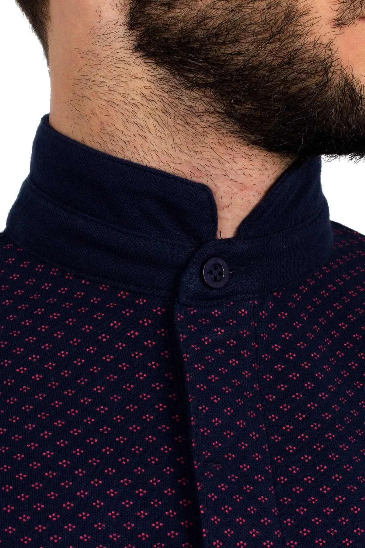 Polo microfantasia con collo alla coreana