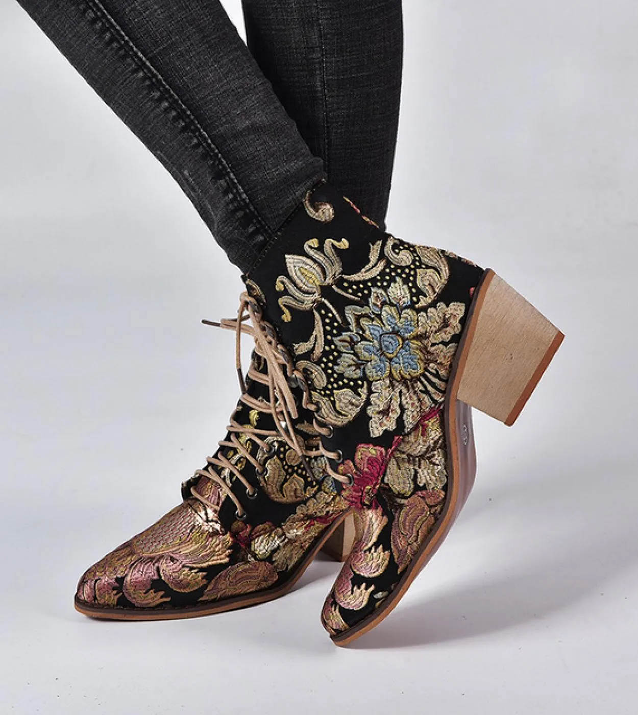 Stivaletti retrò invernali per donna Stivaletti con tacco quadrato a fiori Stivaletti etnici ricamati moda Botas D