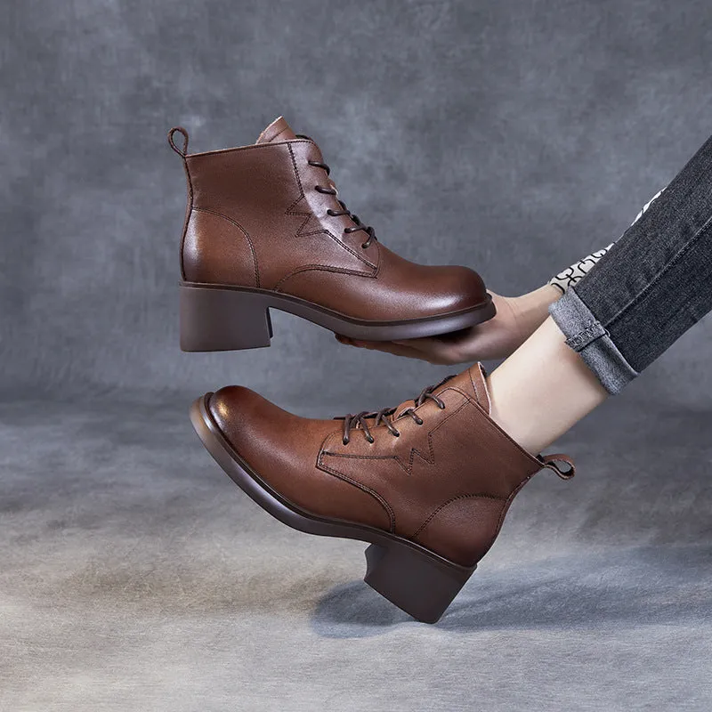 Stivali da donna classici e minimalisti in pelle con tacco grosso