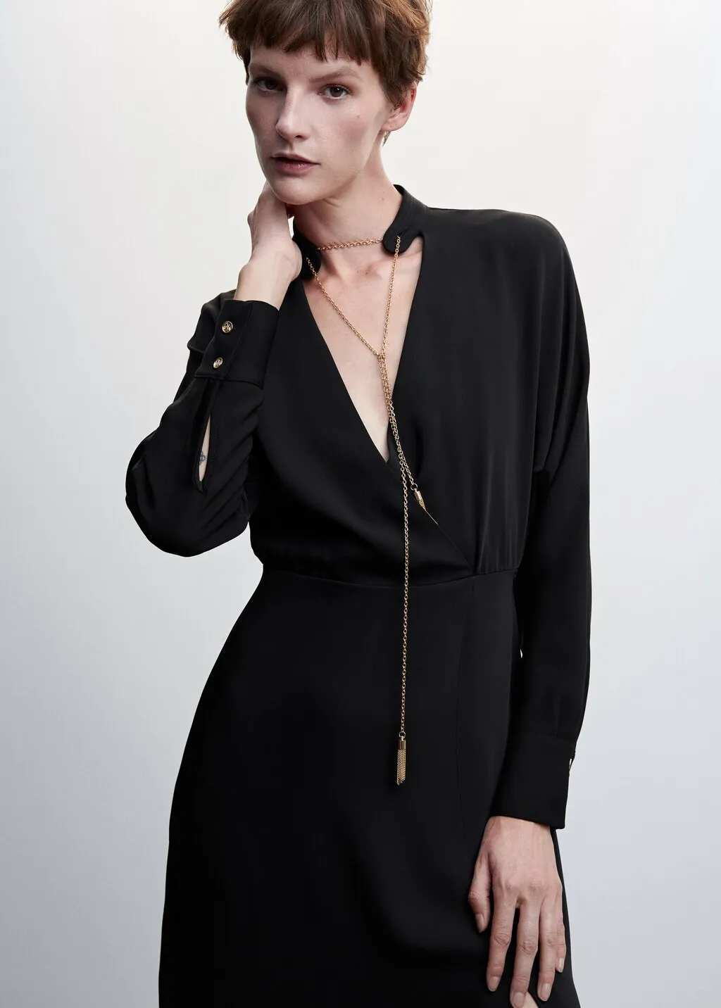 Vestito dettaglio catena