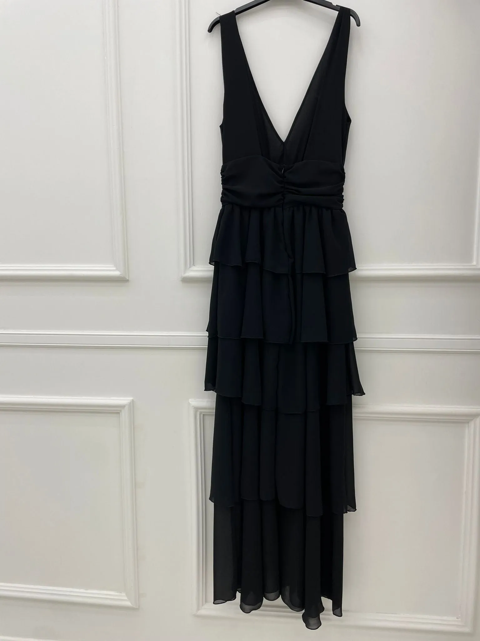 Vestito lungo con balze e applicazione fiore