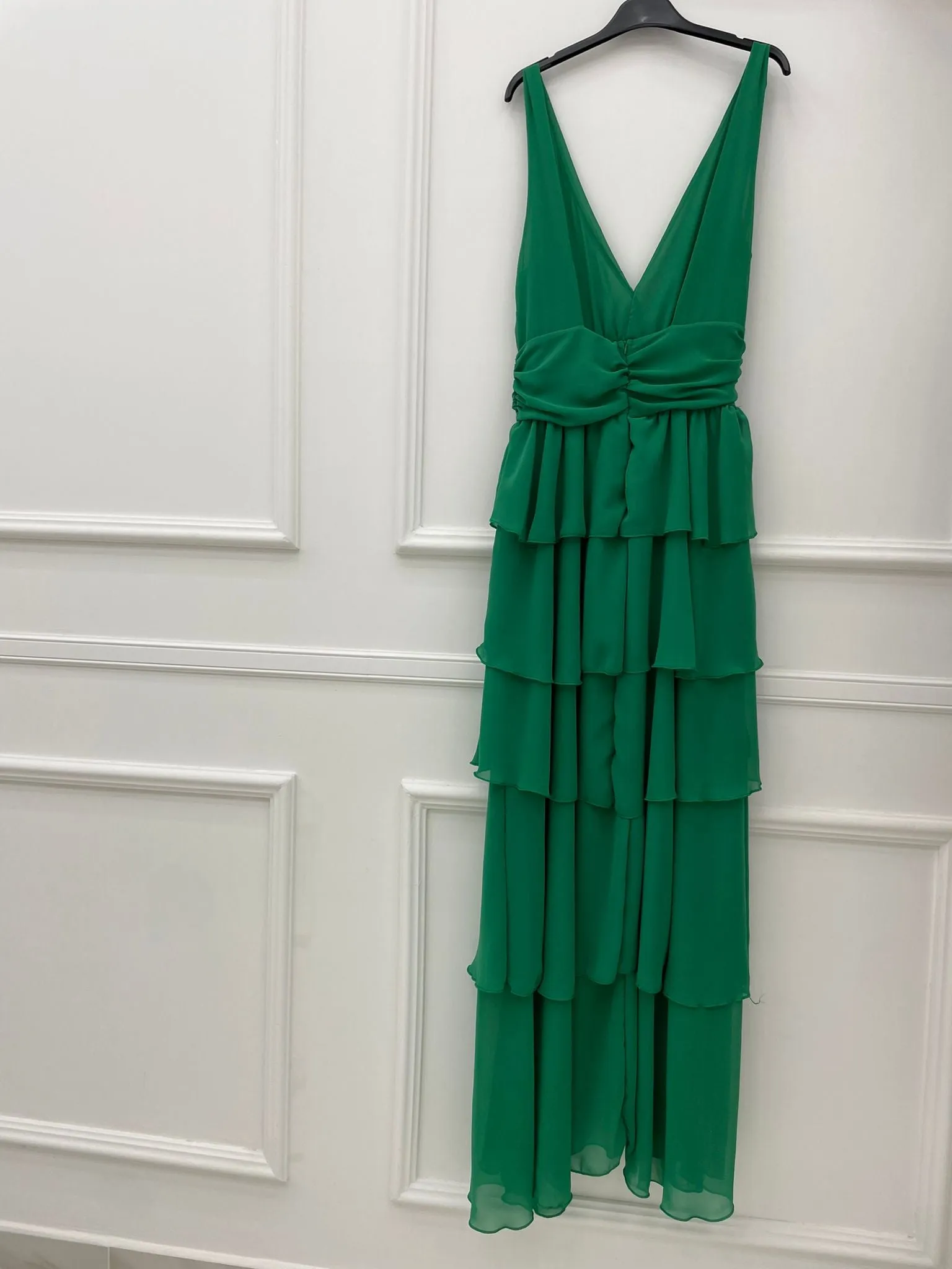 Vestito lungo con balze e applicazione fiore