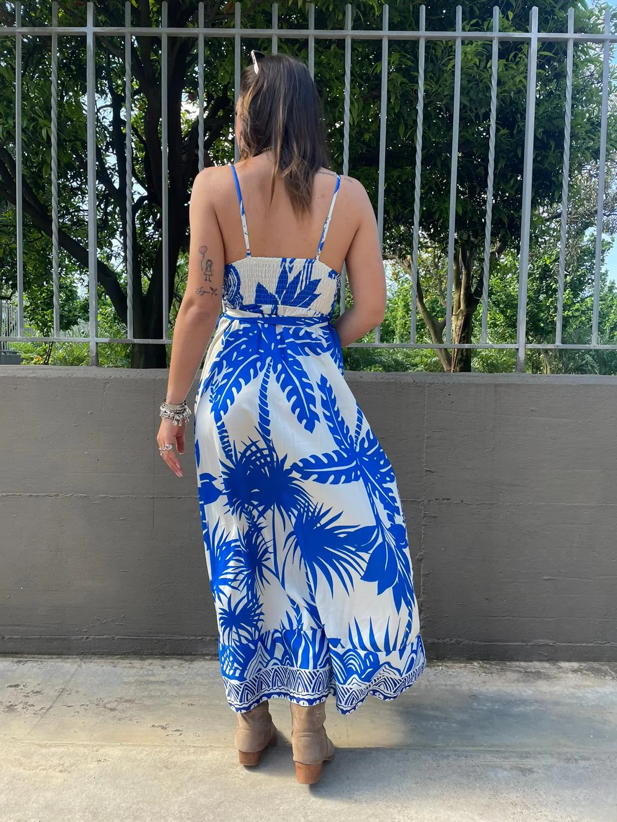 Vestito lungo fantasia palme con spacco