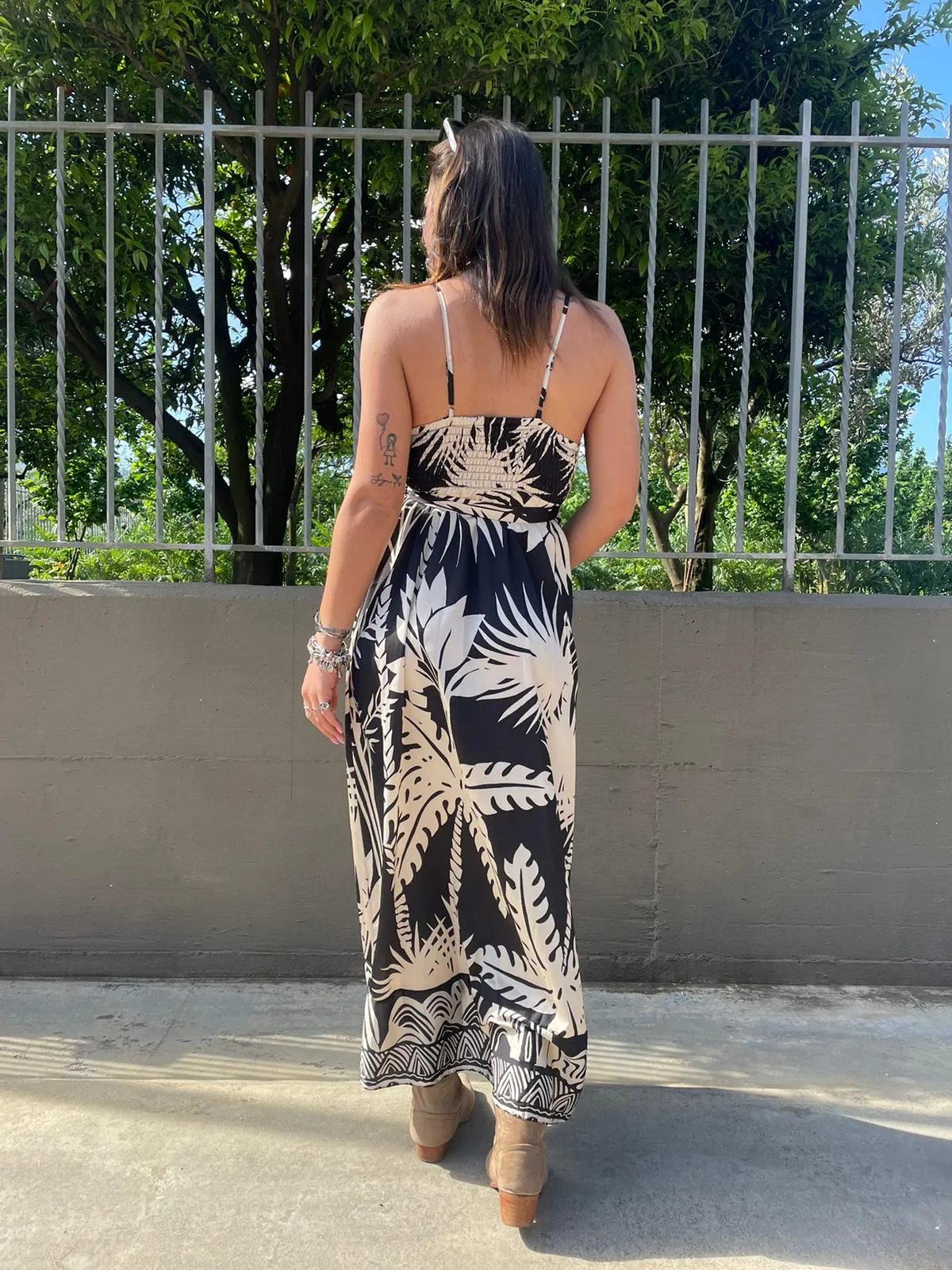 Vestito lungo fantasia palme con spacco