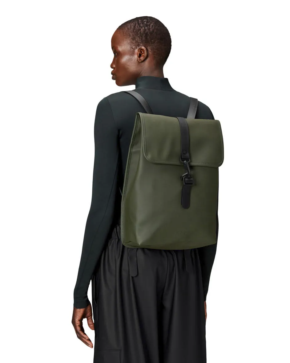 Zaino Rucksack verde militare in tessuto impereabile effetto gommato con patta